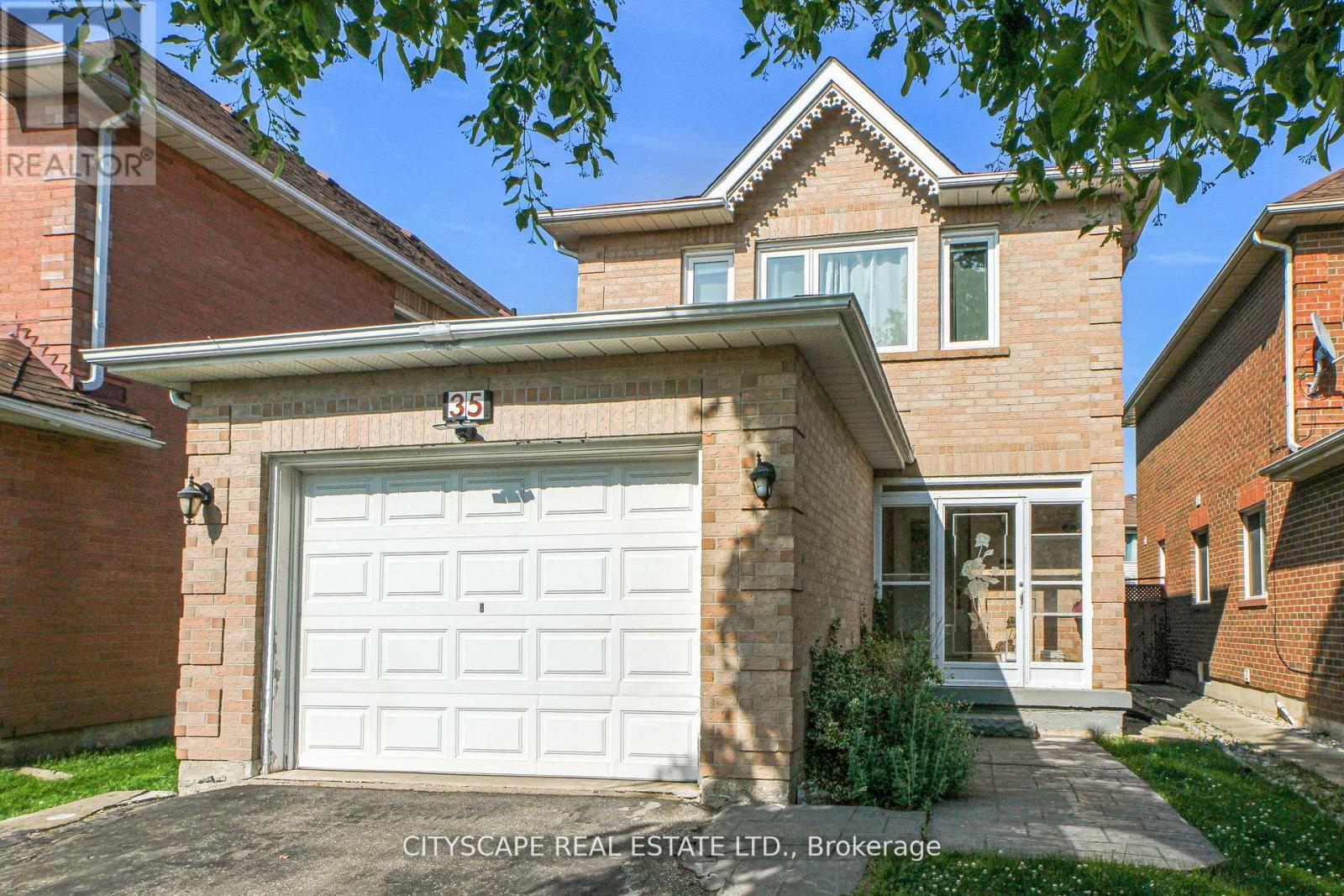 35 Letty Avenue, Brampton, Ontario  L6Y 4T3 - Photo 2 - W12367896