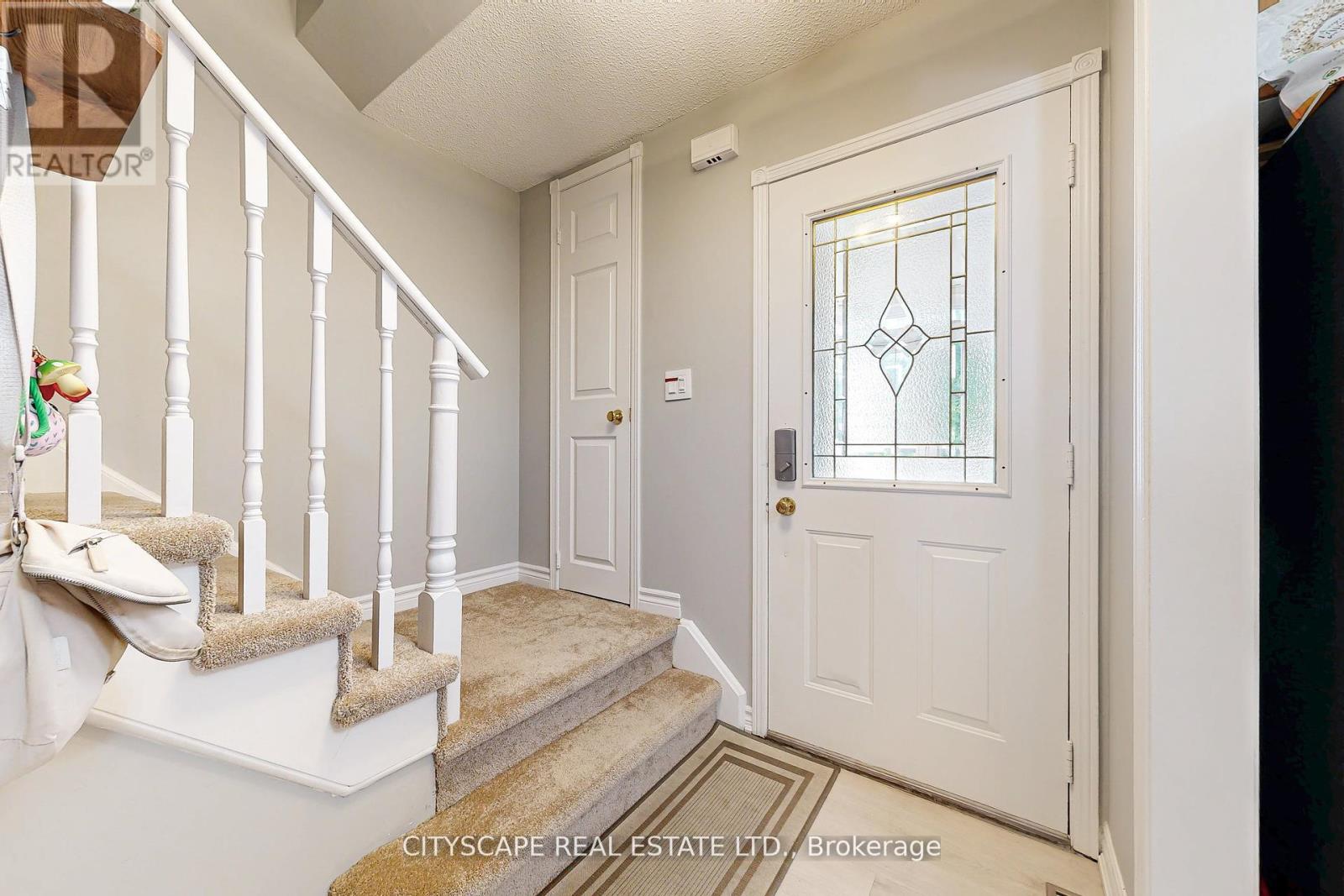35 Letty Avenue, Brampton, Ontario  L6Y 4T3 - Photo 4 - W12367896