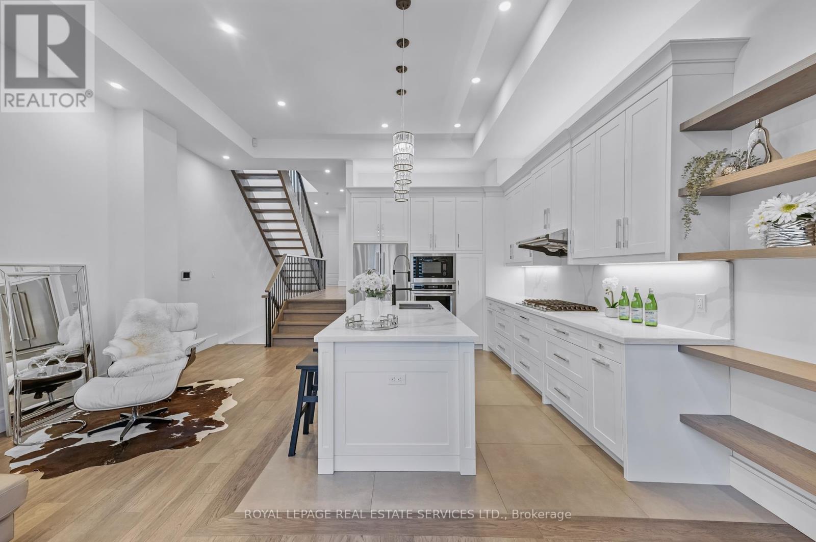 8 Branch Avenue, Toronto, Ontario  M8W 1M7 - Photo 19 - W12367922