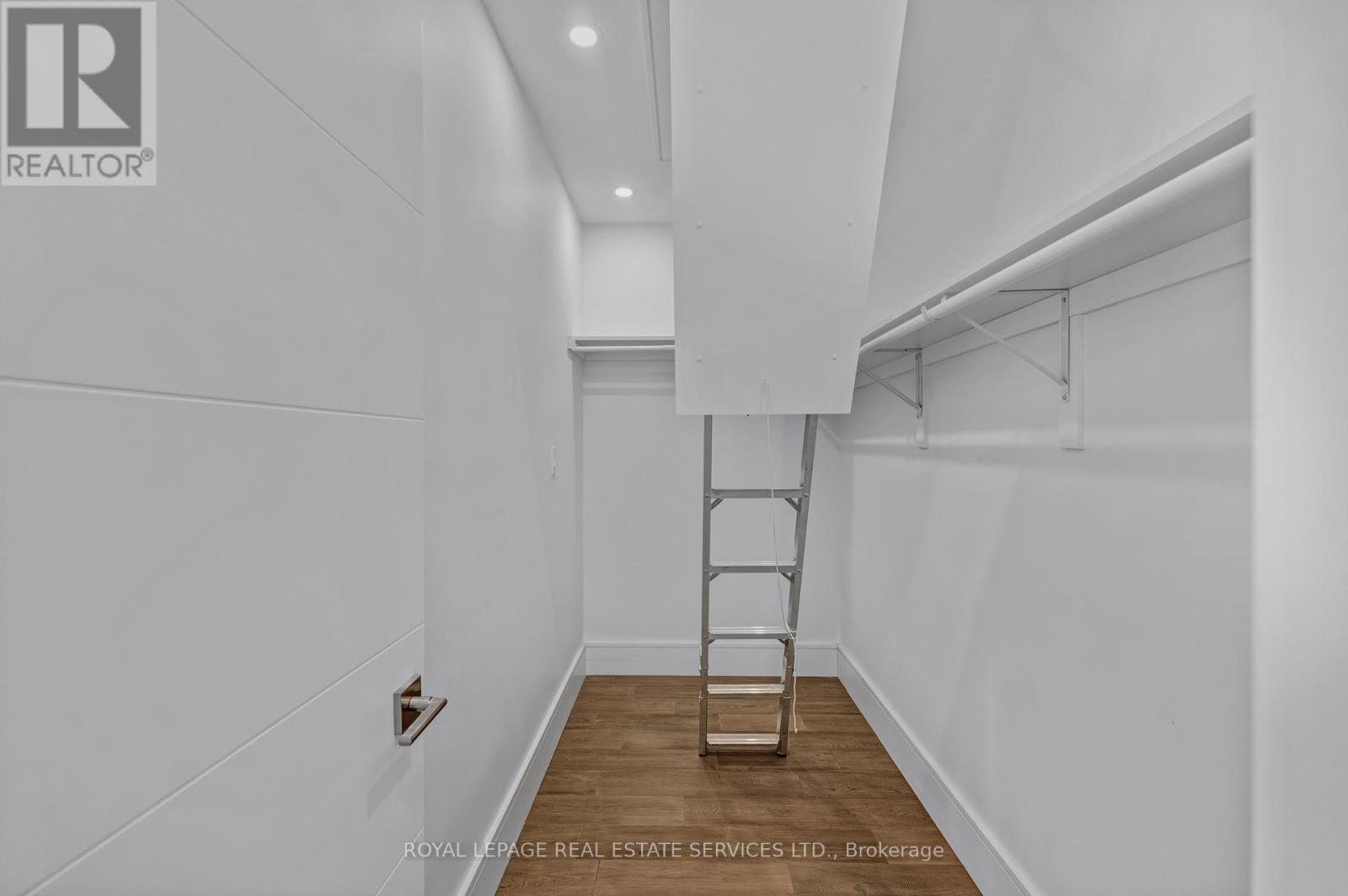 8 Branch Avenue, Toronto, Ontario  M8W 1M7 - Photo 24 - W12367922