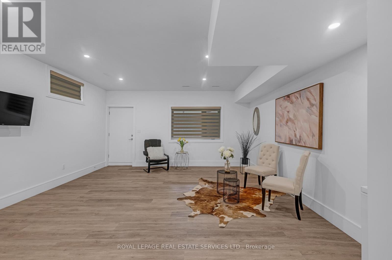 8 Branch Avenue, Toronto, Ontario  M8W 1M7 - Photo 38 - W12367922