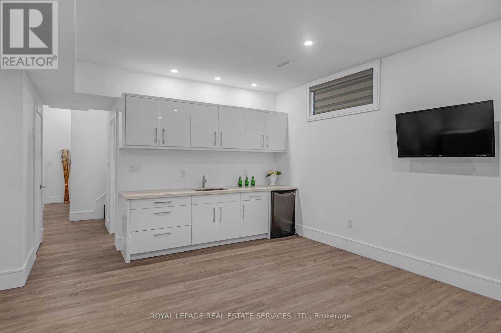 8 Branch Avenue, Toronto, Ontario  M8W 1M7 - Photo 40 - W12367922