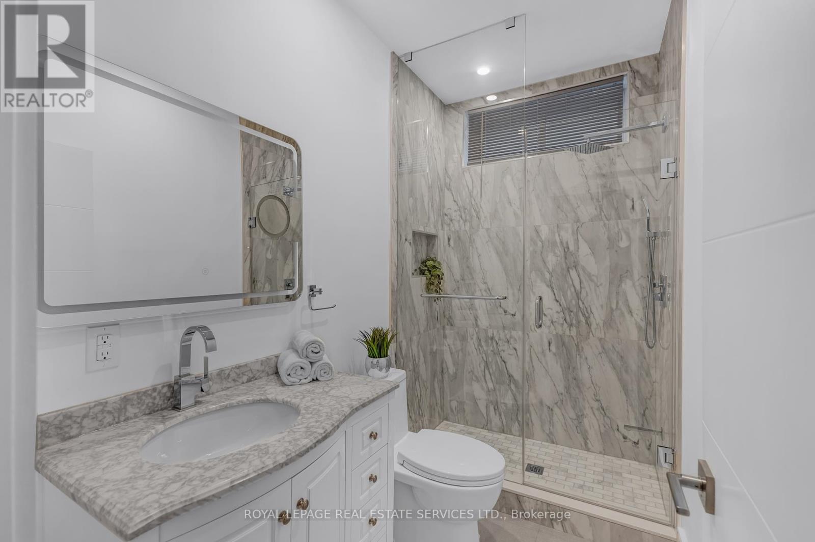 8 Branch Avenue, Toronto, Ontario  M8W 1M7 - Photo 41 - W12367922