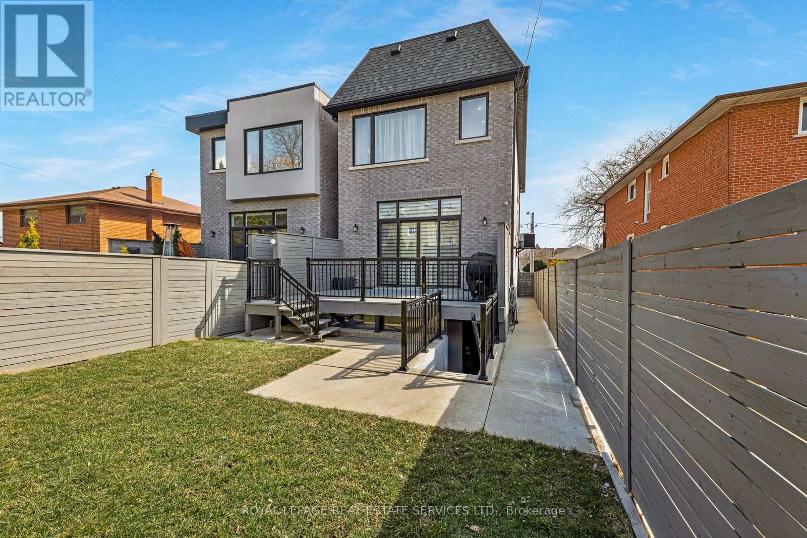 8 Branch Avenue, Toronto, Ontario  M8W 1M7 - Photo 47 - W12367922