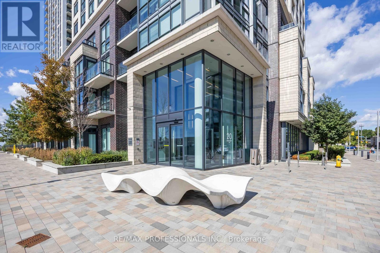 1310 - 20 Thomas Riley Road W, Toronto (Islington-City Centre West), Ontario  M9B 1B1 - Photo 2 - W12367947