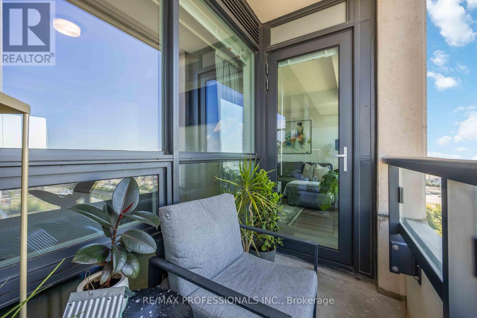 1310 - 20 Thomas Riley Road W, Toronto (Islington-City Centre West), Ontario  M9B 1B1 - Photo 20 - W12367947