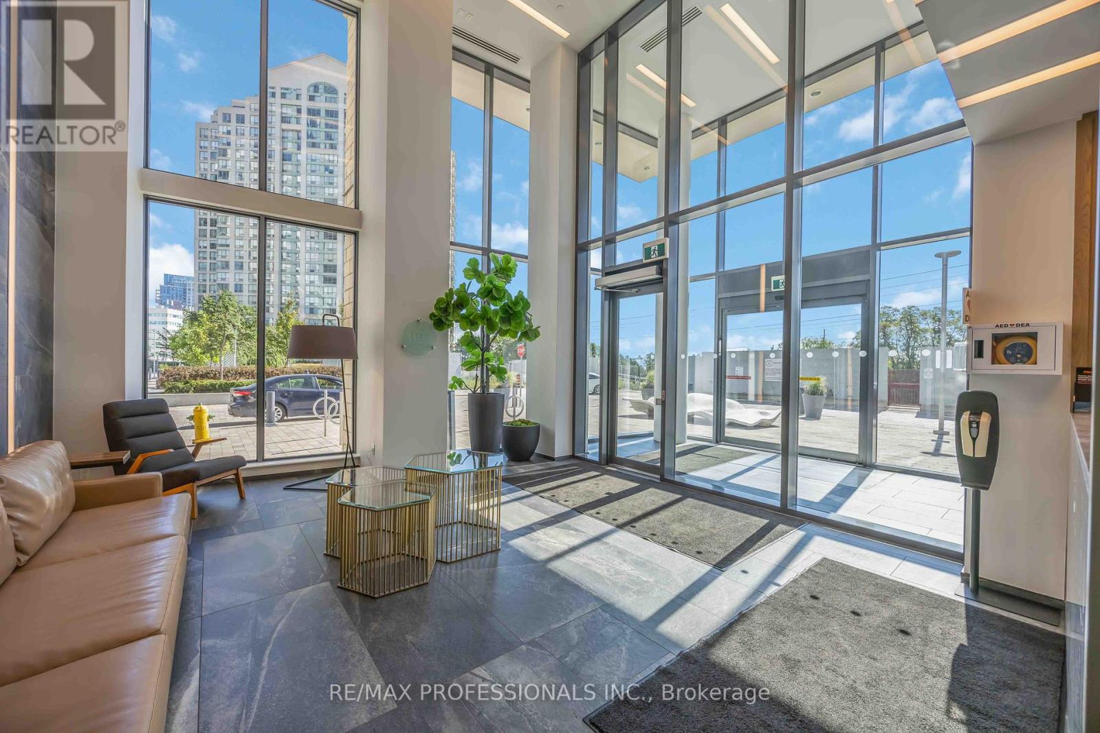 1310 - 20 Thomas Riley Road W, Toronto (Islington-City Centre West), Ontario  M9B 1B1 - Photo 5 - W12367947