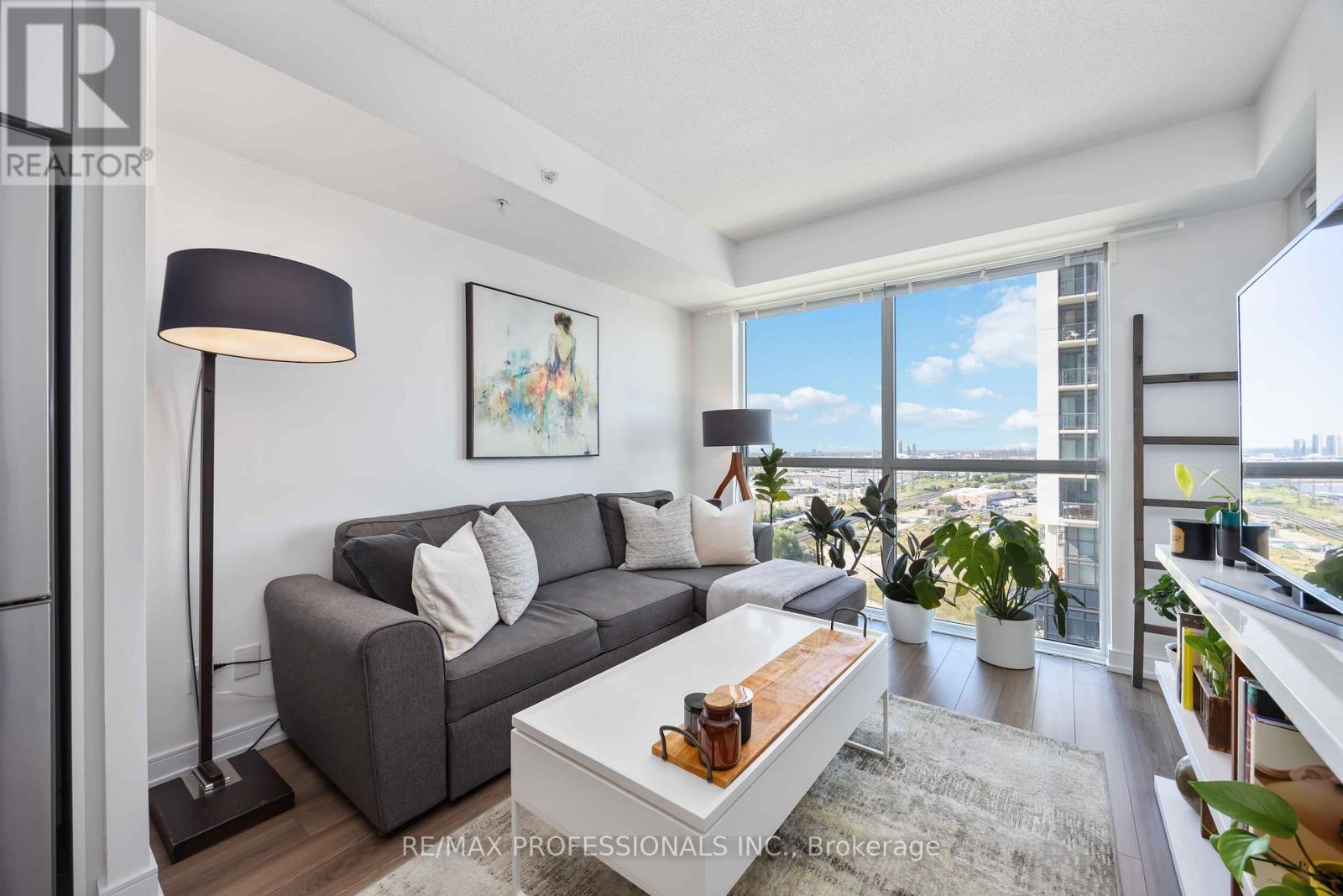 1310 - 20 Thomas Riley Road W, Toronto (Islington-City Centre West), Ontario  M9B 1B1 - Photo 8 - W12367947