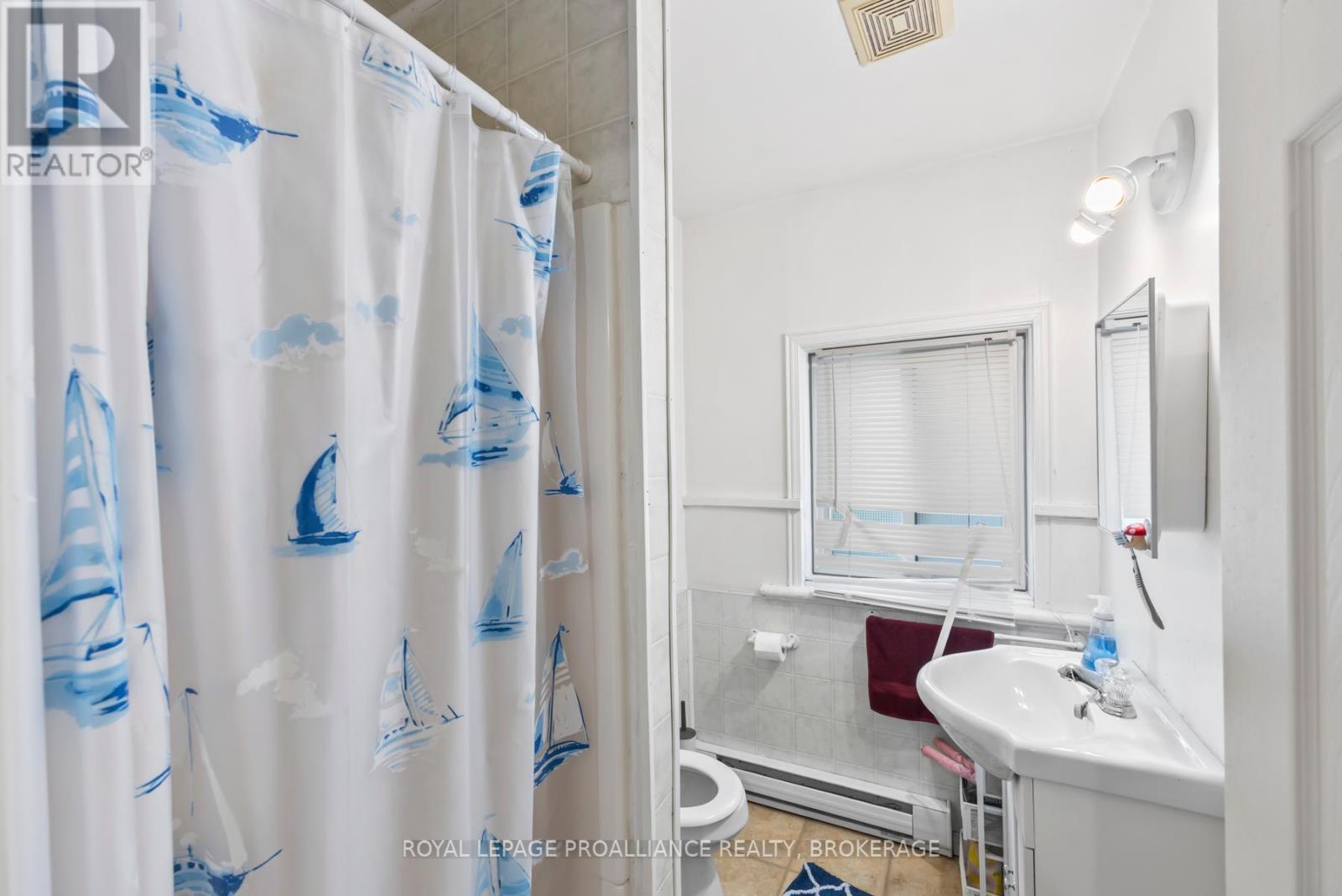 63 William Street, Kingston, Ontario  K7L 2C3 - Photo 18 - X12368073