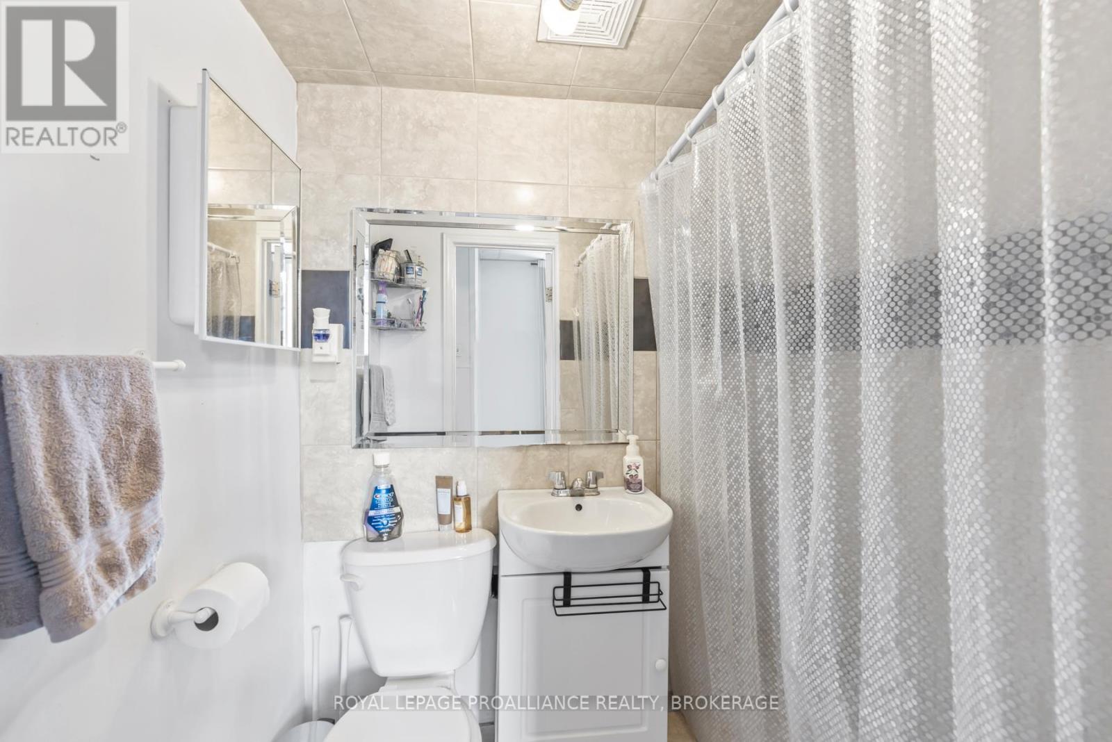 63 William Street, Kingston, Ontario  K7L 2C3 - Photo 31 - X12368073