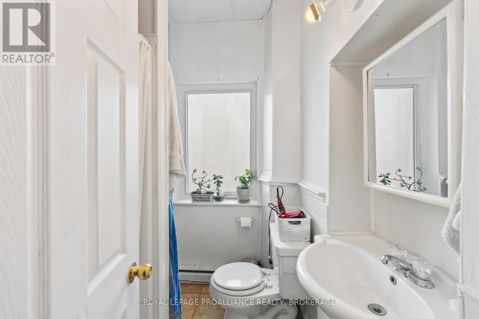 63 William Street, Kingston, Ontario  K7L 2C3 - Photo 40 - X12368073