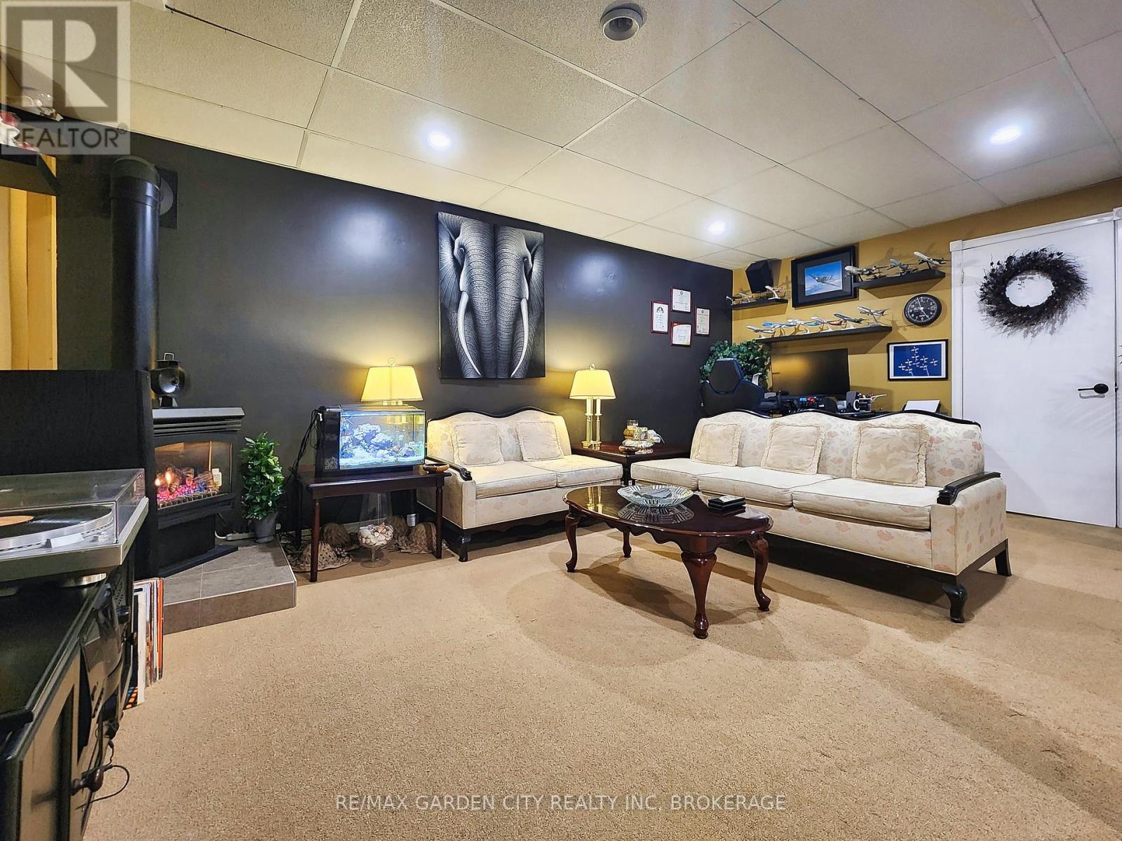 196 Keefer Road, Thorold, Ontario  L2V 4M3 - Photo 35 - X12367828