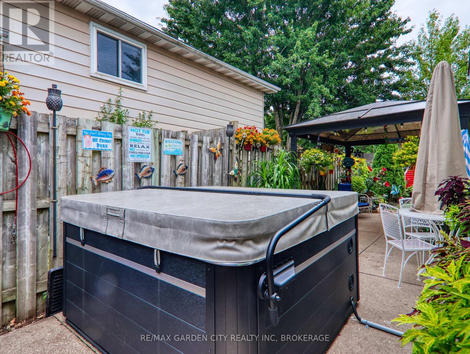 196 Keefer Road, Thorold, Ontario  L2V 4M3 - Photo 5 - X12367828