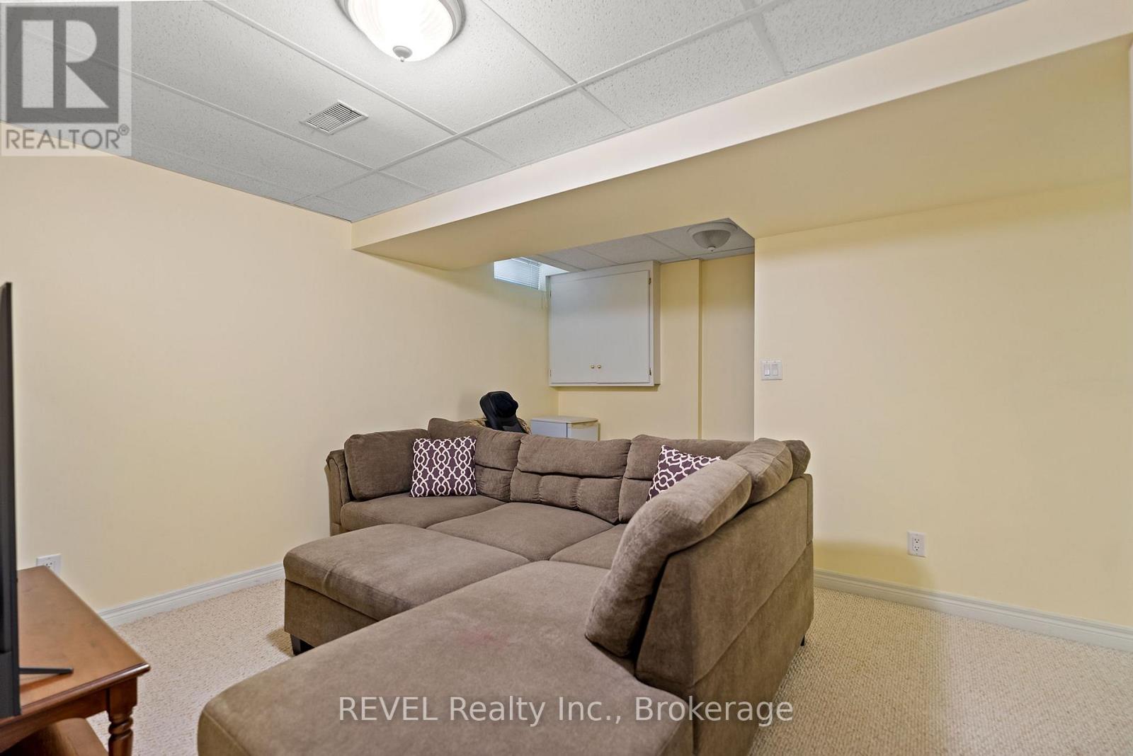 A - 20 Brown Drive, St. Catharines (Rykert/vansickle), Ontario  L2S 3Z4 - Photo 26 - X12368042