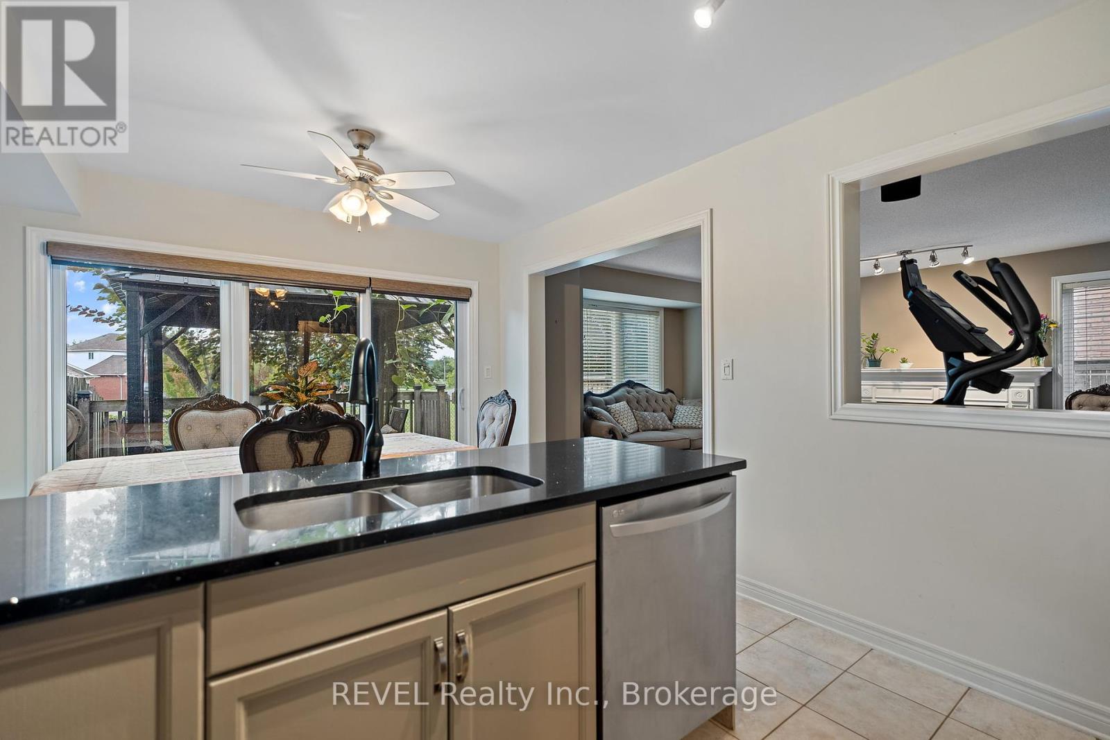 A - 20 Brown Drive, St. Catharines (Rykert/vansickle), Ontario  L2S 3Z4 - Photo 3 - X12368042