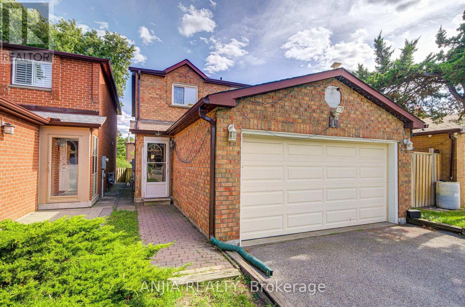 Property at 19 DUNBAR CRESCENT image 2