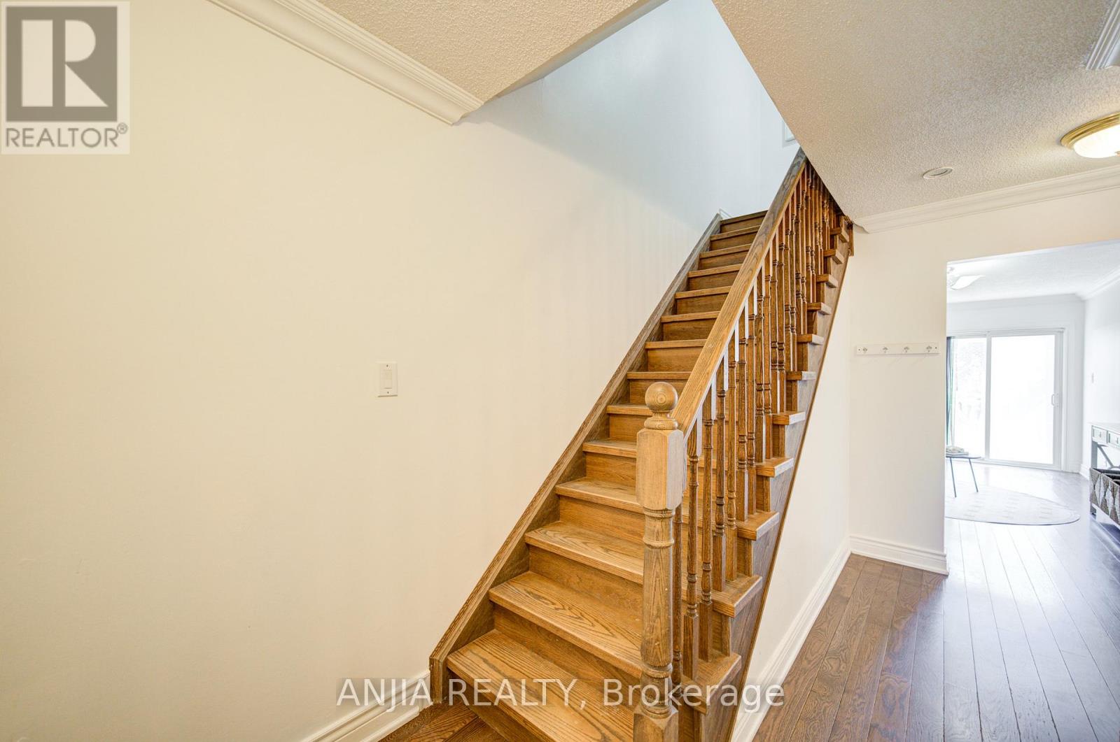 Property at 19 DUNBAR CRESCENT image 5