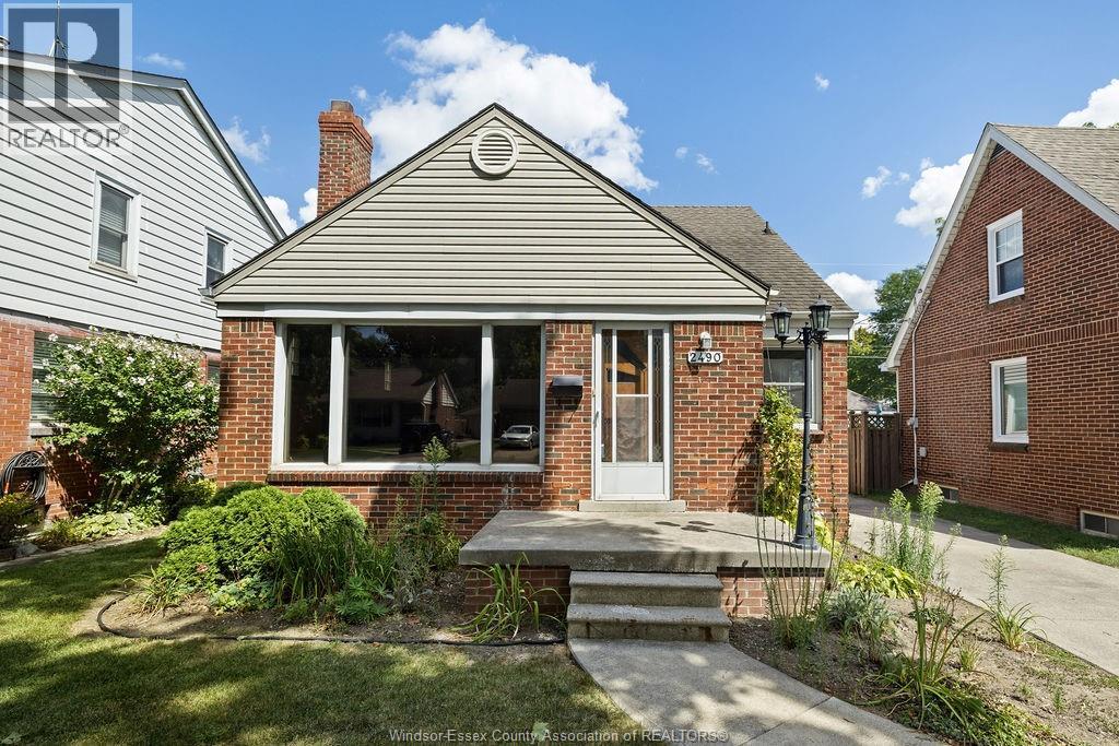 MLS# 25021790: 2490 CHILVER, Windsor, Canada