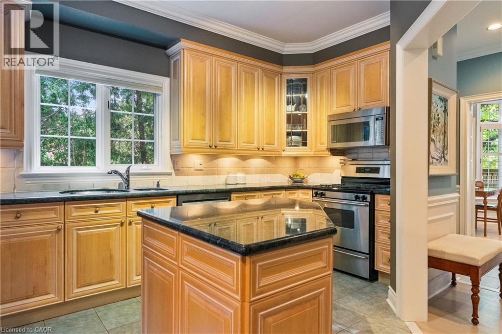 2303 Hill Ridge Court Unit# 16, Oakville, Ontario  L6M 3N3 - Photo 8 - 40762761