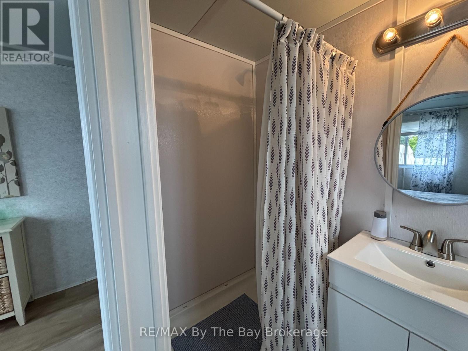 108 Madawaska Trail, Wasaga Beach, Ontario  L9Z 1X7 - Photo 22 - S12368163