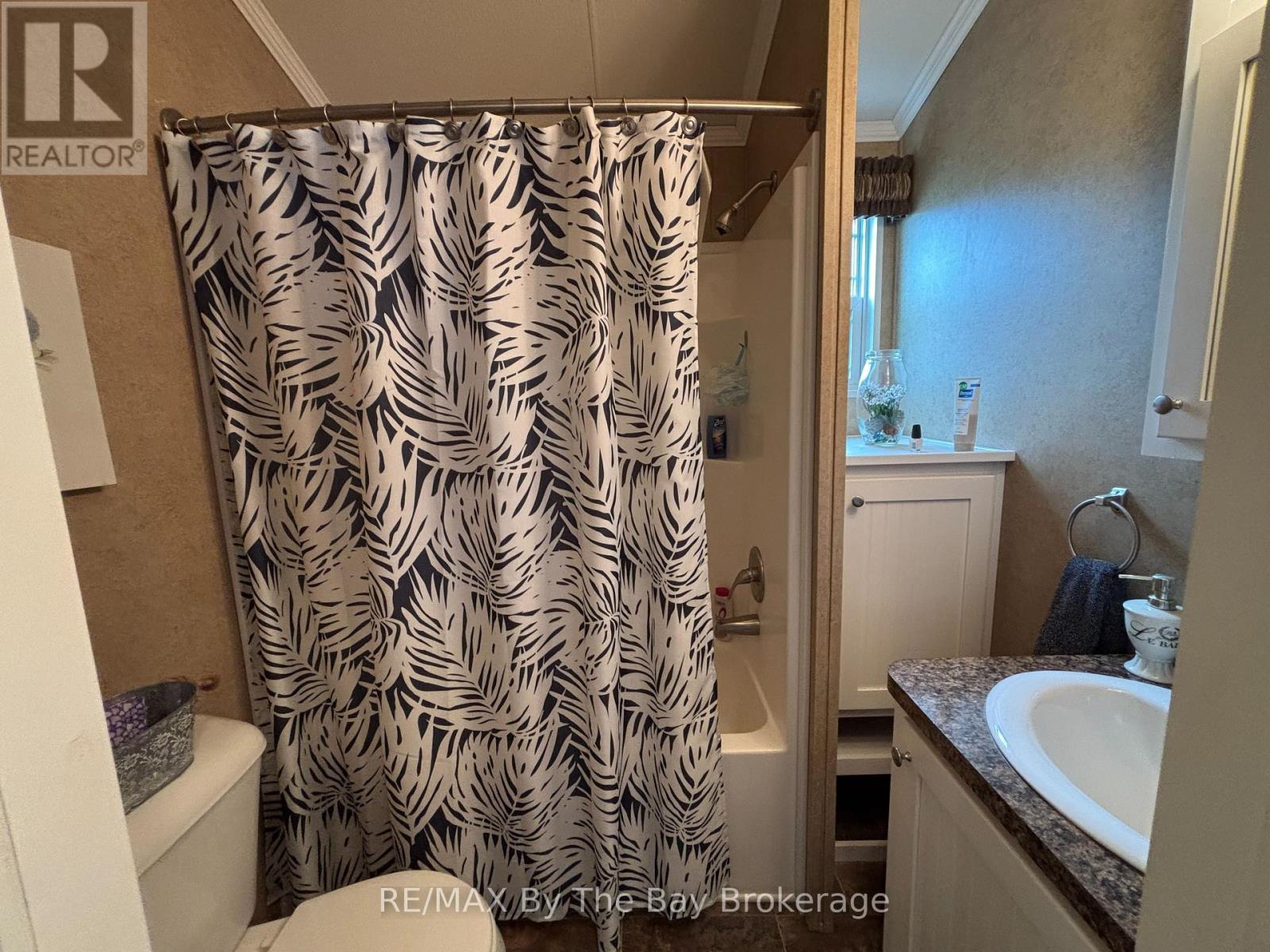 108 Madawaska Trail, Wasaga Beach, Ontario  L9Z 1X7 - Photo 23 - S12368163