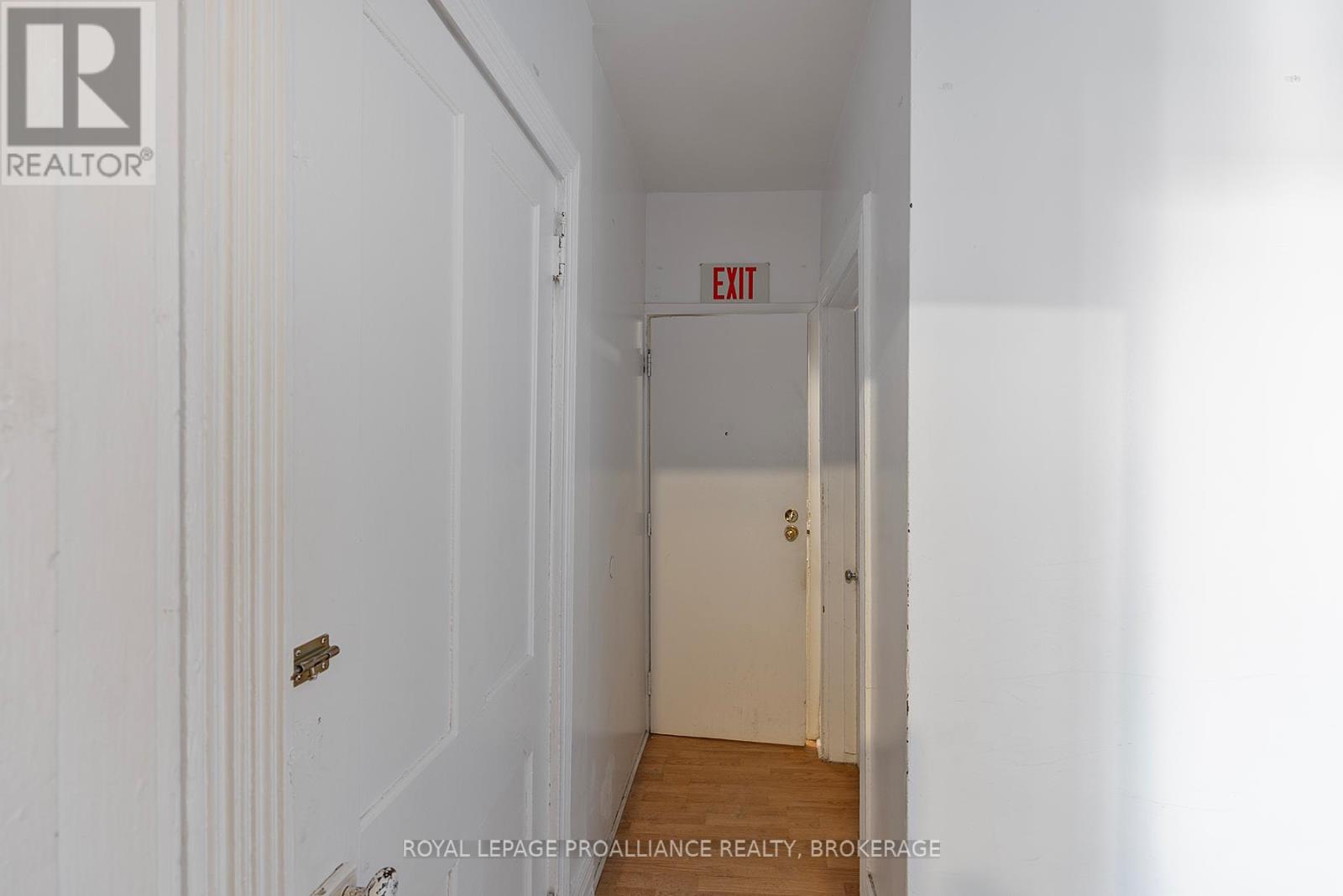 521 Johnson Street, Kingston, Ontario  K7L 1Z7 - Photo 11 - X12368120