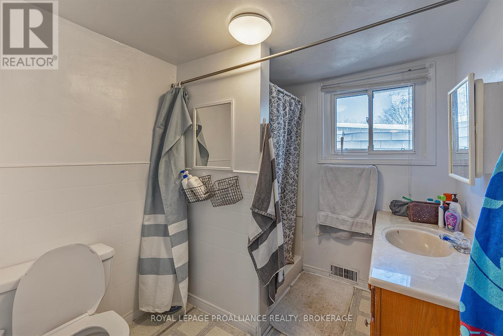 521 Johnson Street, Kingston, Ontario  K7L 1Z7 - Photo 20 - X12368120