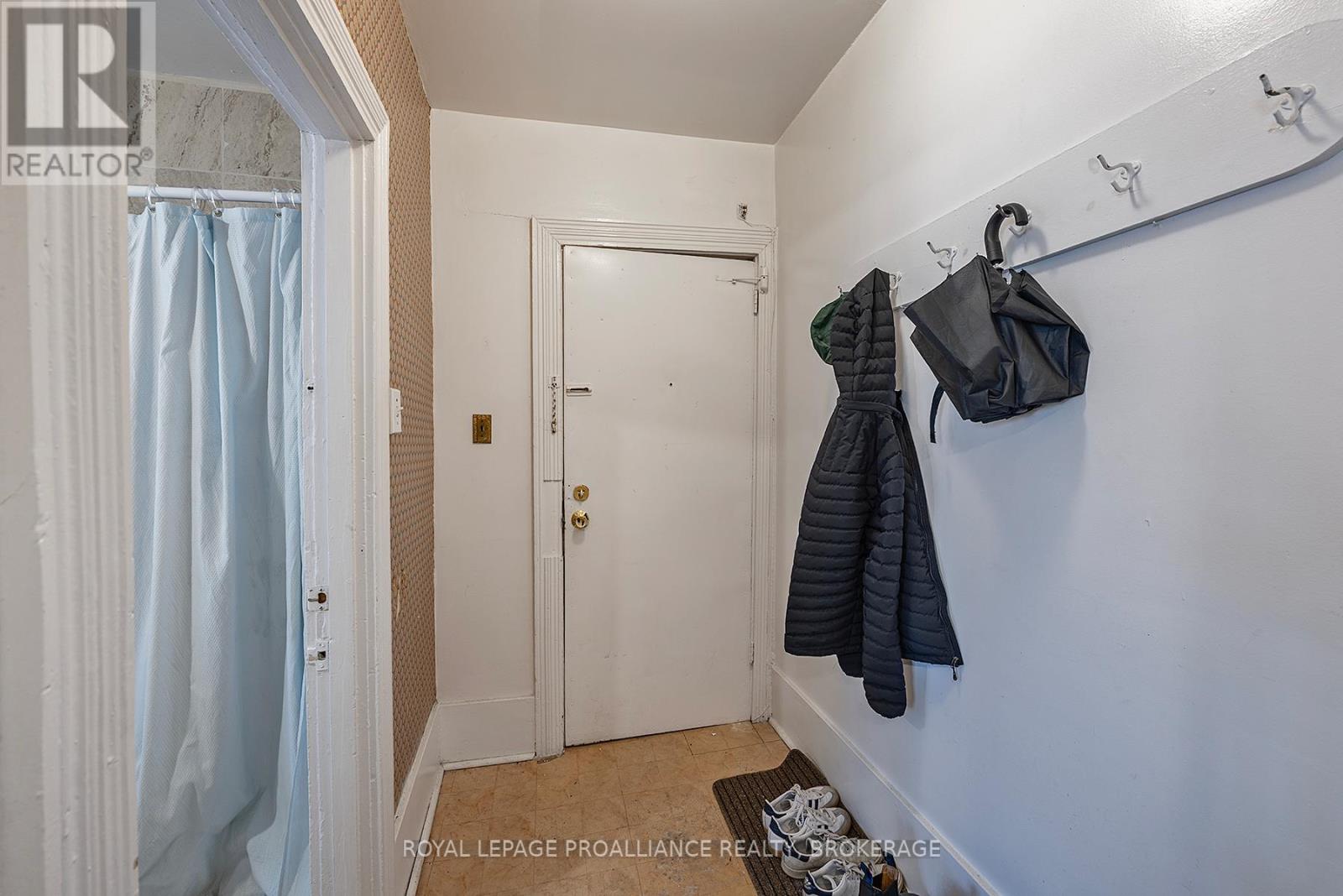 521 Johnson Street, Kingston, Ontario  K7L 1Z7 - Photo 27 - X12368120