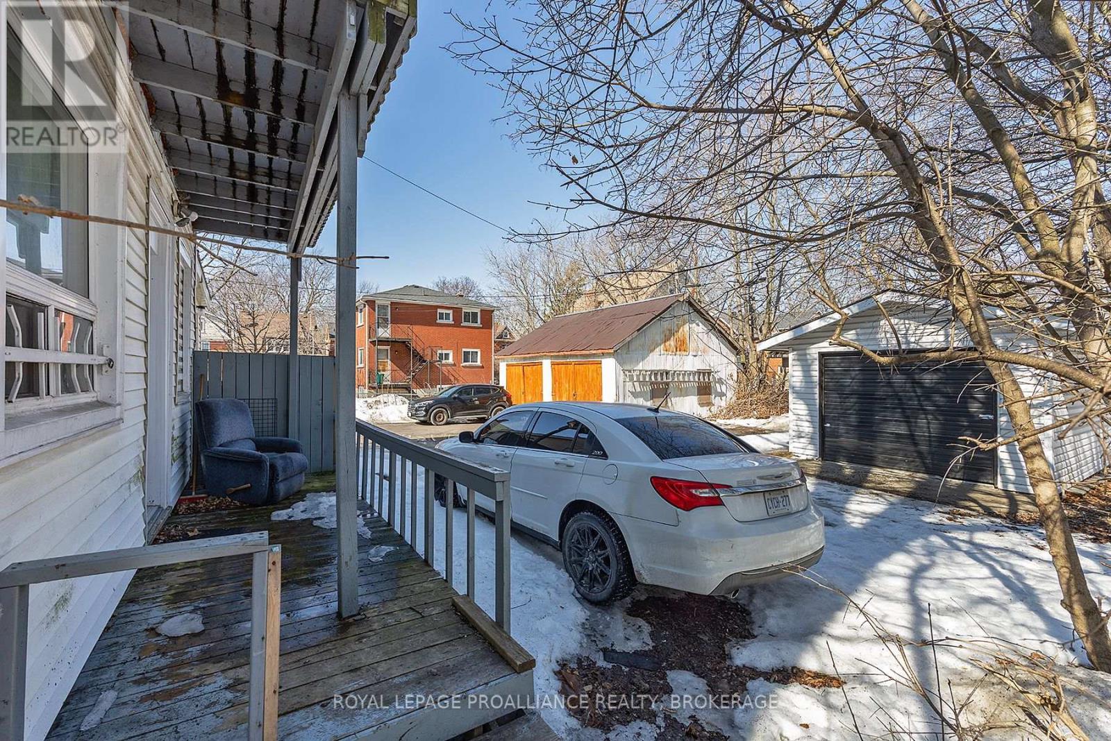 521 Johnson Street, Kingston, Ontario  K7L 1Z7 - Photo 3 - X12368120