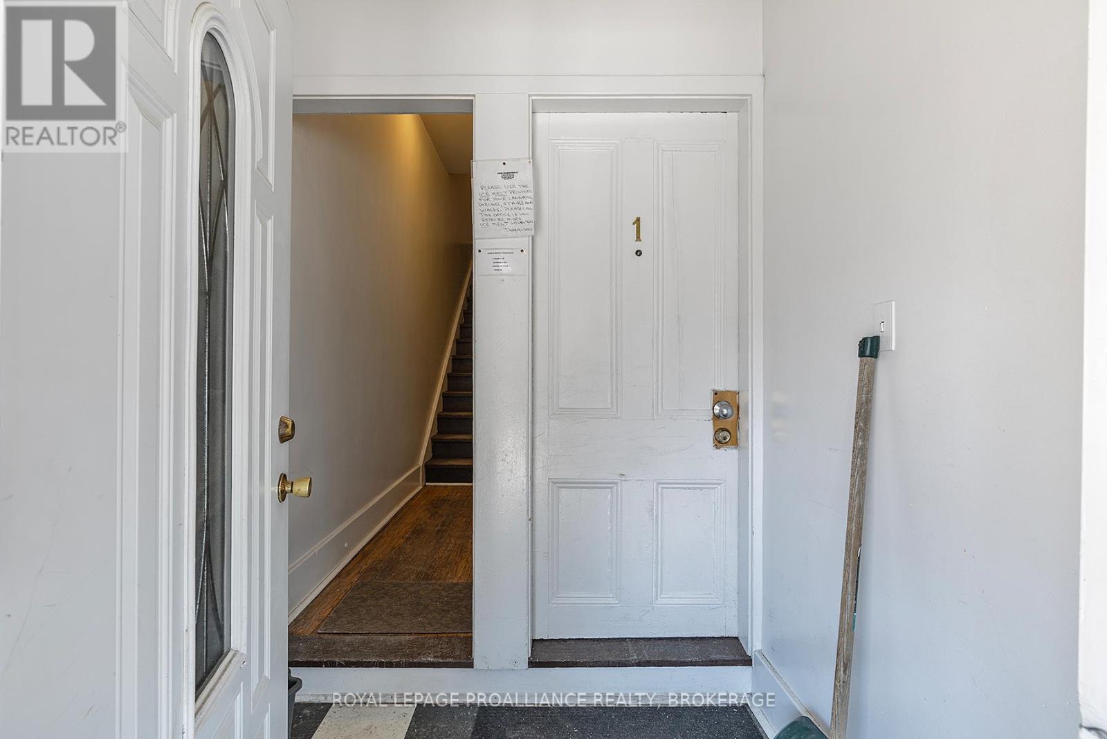 521 Johnson Street, Kingston, Ontario  K7L 1Z7 - Photo 6 - X12368120