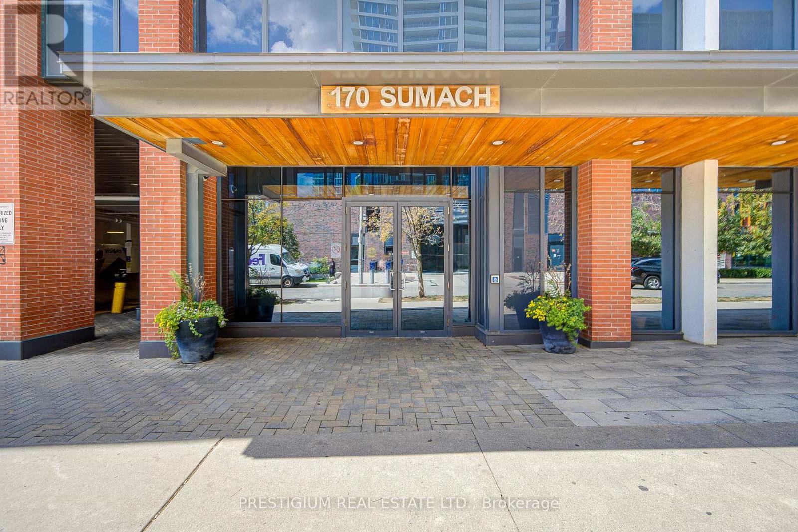 418 - 170 Sumach Street, Toronto (Regent Park), Ontario  M5A 0C3 - Photo 2 - C12368064