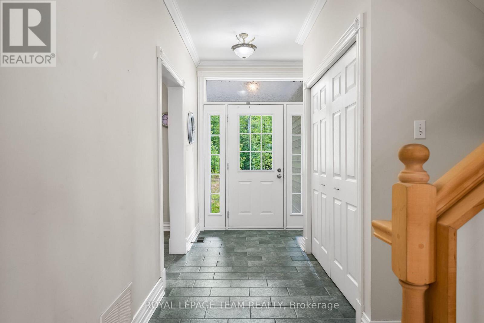 4310 Armitage Avenue, Ottawa, Ontario  K0A 1T0 - Photo 7 - X12368130