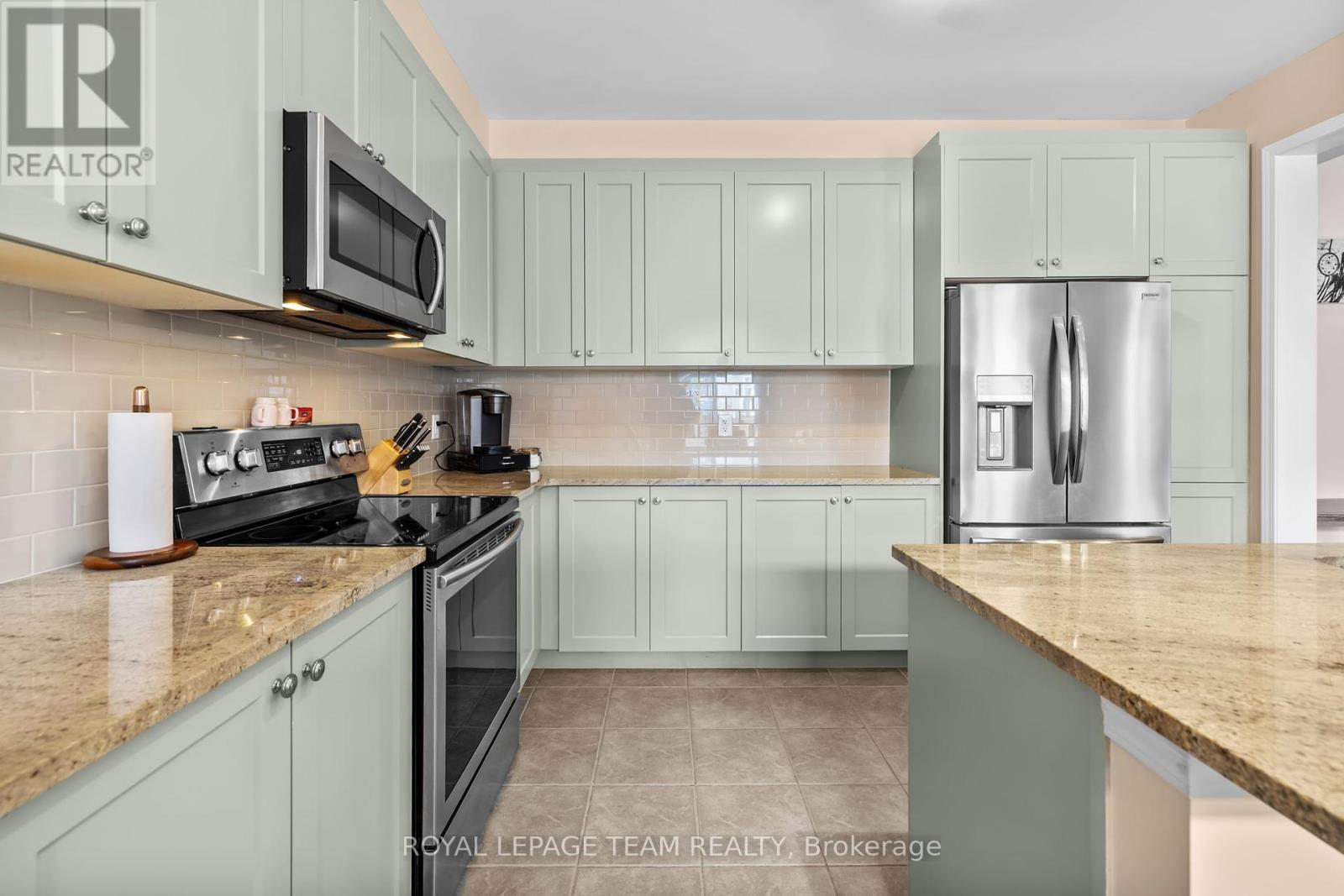 2671 Tempo Drive, North Grenville, Ontario  K0G 1J0 - Photo 6 - X12368192