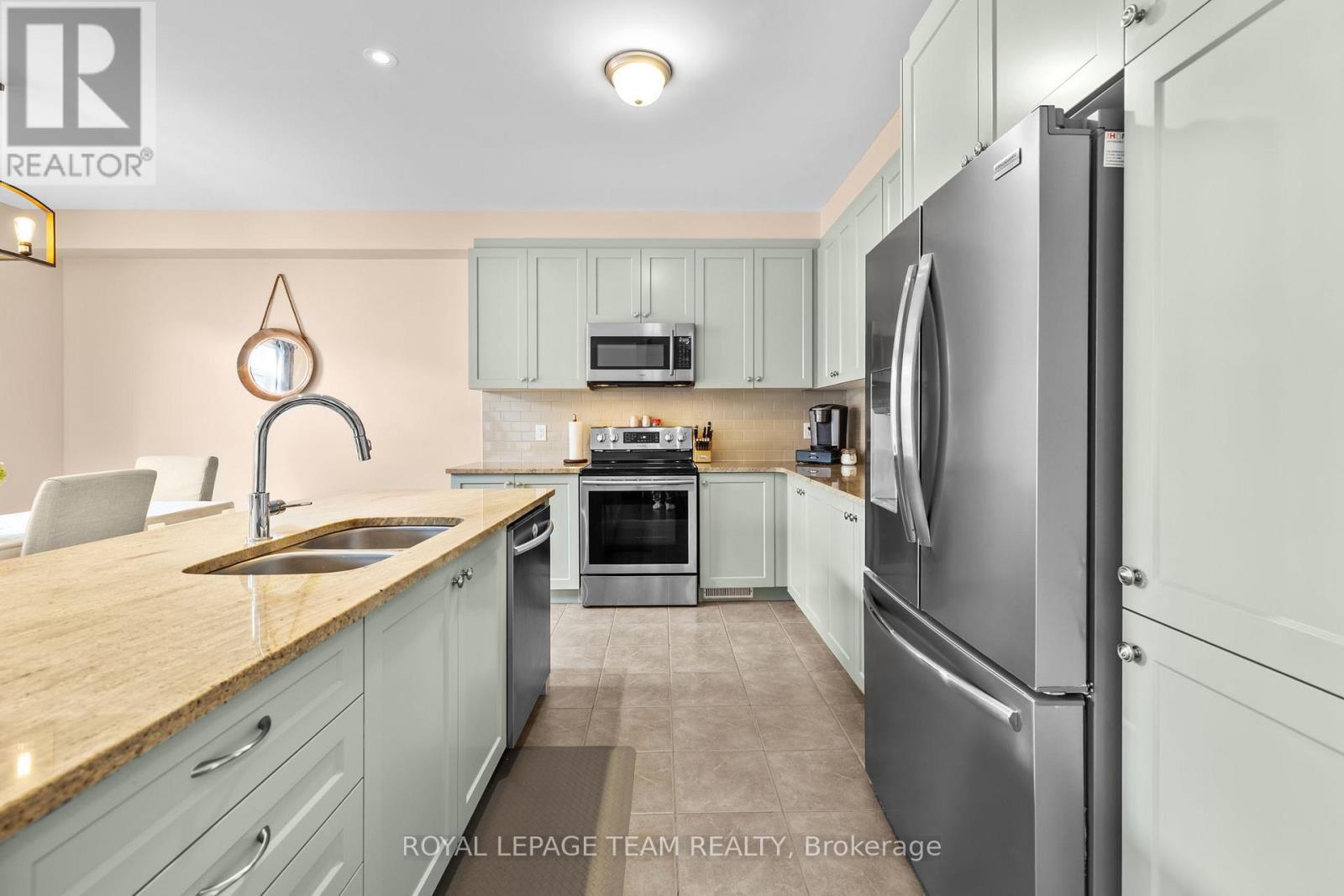 2671 Tempo Drive, North Grenville, Ontario  K0G 1J0 - Photo 7 - X12368192