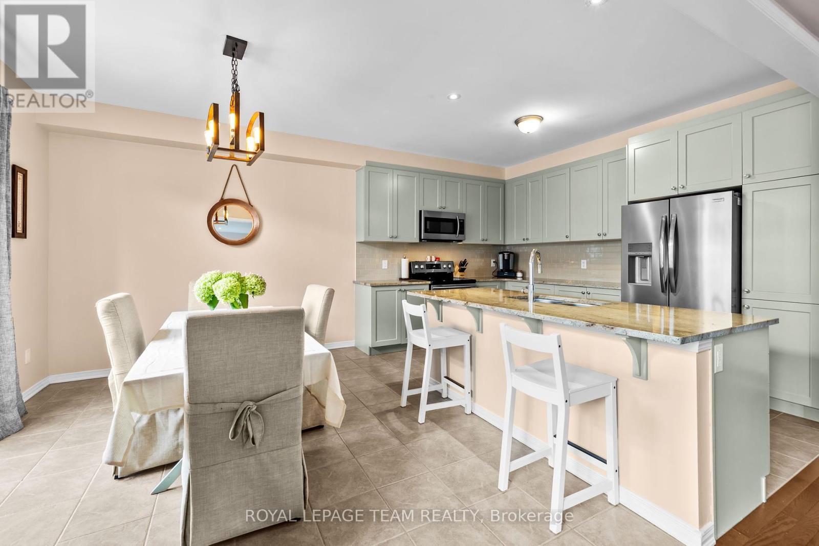 2671 Tempo Drive, North Grenville, Ontario  K0G 1J0 - Photo 8 - X12368192