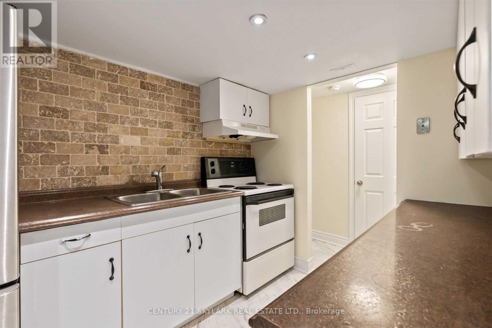 743 Lublin Avenue, Pickering, Ontario  L1W 1Z1 - Photo 6 - E12368058