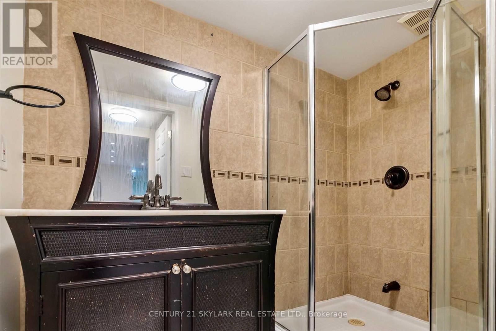 743 Lublin Avenue, Pickering, Ontario  L1W 1Z1 - Photo 7 - E12368058