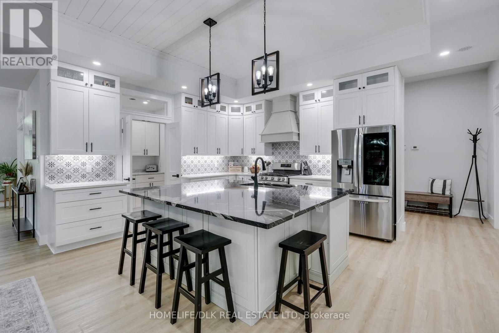 201 Bracken Avenue, Drummond/north Elmsley, Ontario  K7A 4S4 - Photo 6 - X12368108