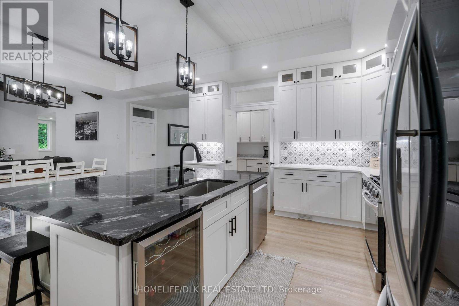 201 Bracken Avenue, Drummond/north Elmsley, Ontario  K7A 4S4 - Photo 8 - X12368108