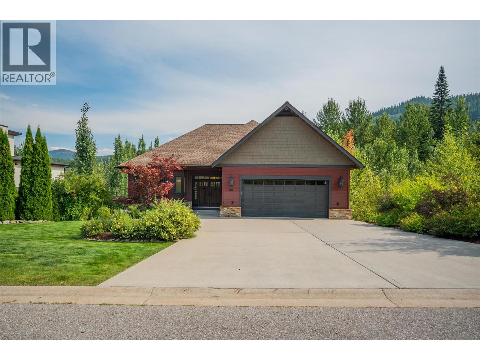 807 White Tail Drive, Rossland, British Columbia