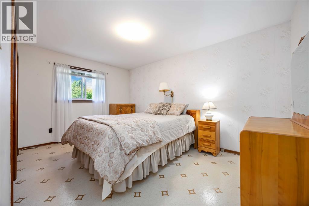 1003 Michigan Avenue, Sarnia, Ontario N7T 7B7 - Photo 10 - 25021797