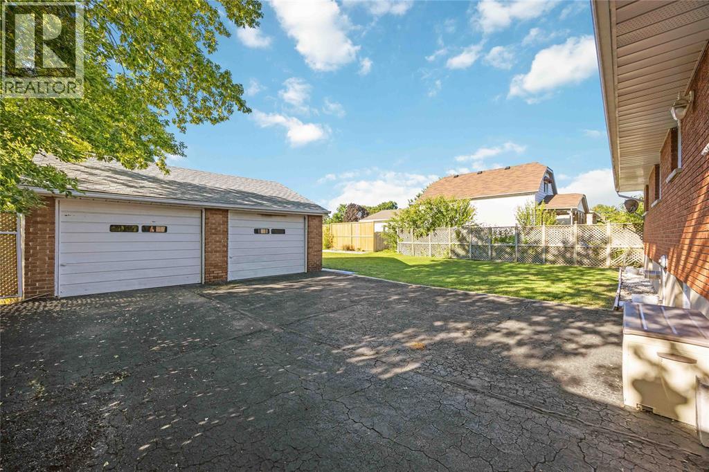 1003 Michigan Avenue, Sarnia, Ontario N7T 7B7 - Photo 25 - 25021797