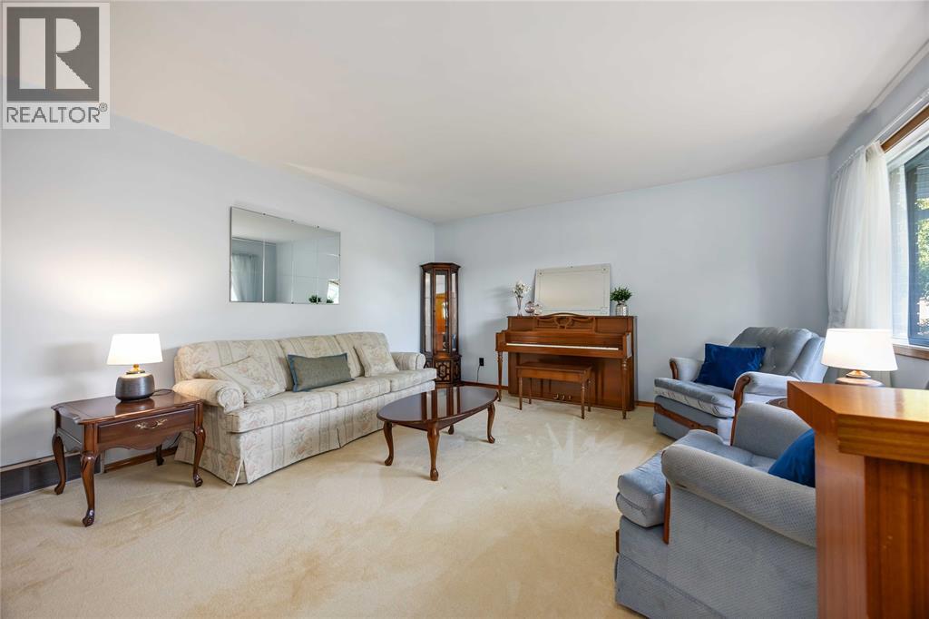 1003 Michigan Avenue, Sarnia, Ontario N7T 7B7 - Photo 4 - 25021797