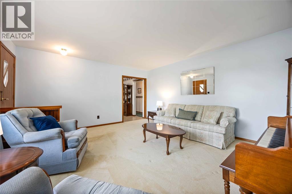 1003 Michigan Avenue, Sarnia, Ontario N7T 7B7 - Photo 5 - 25021797