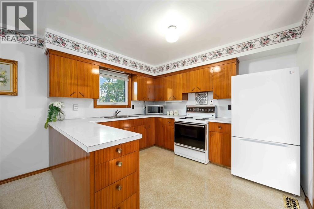 1003 Michigan Avenue, Sarnia, Ontario N7T 7B7 - Photo 6 - 25021797