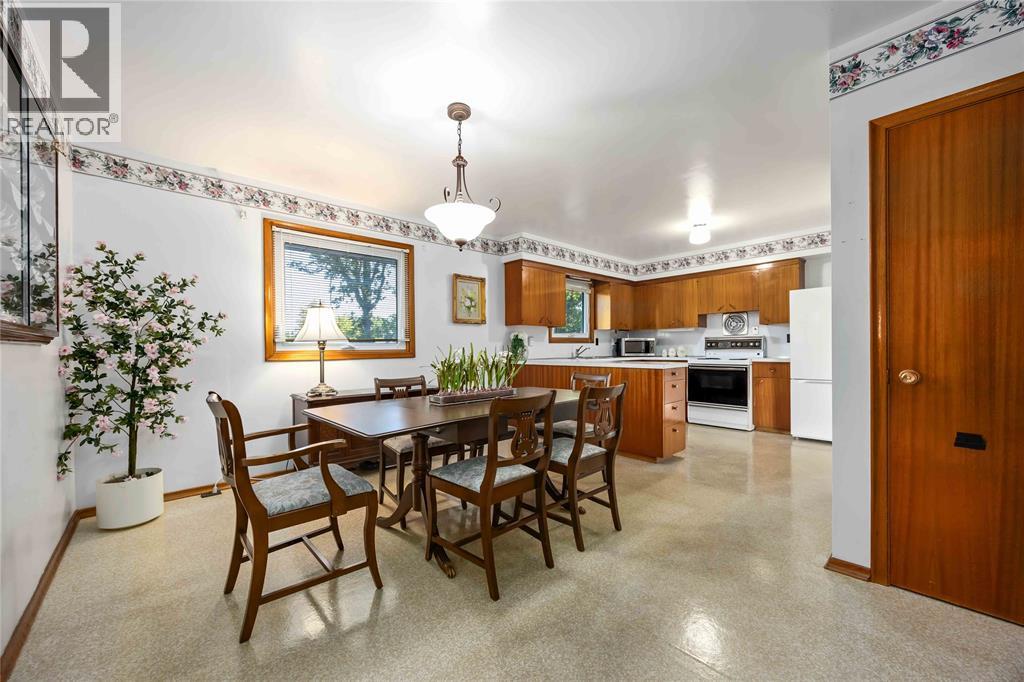 1003 Michigan Avenue, Sarnia, Ontario N7T 7B7 - Photo 8 - 25021797