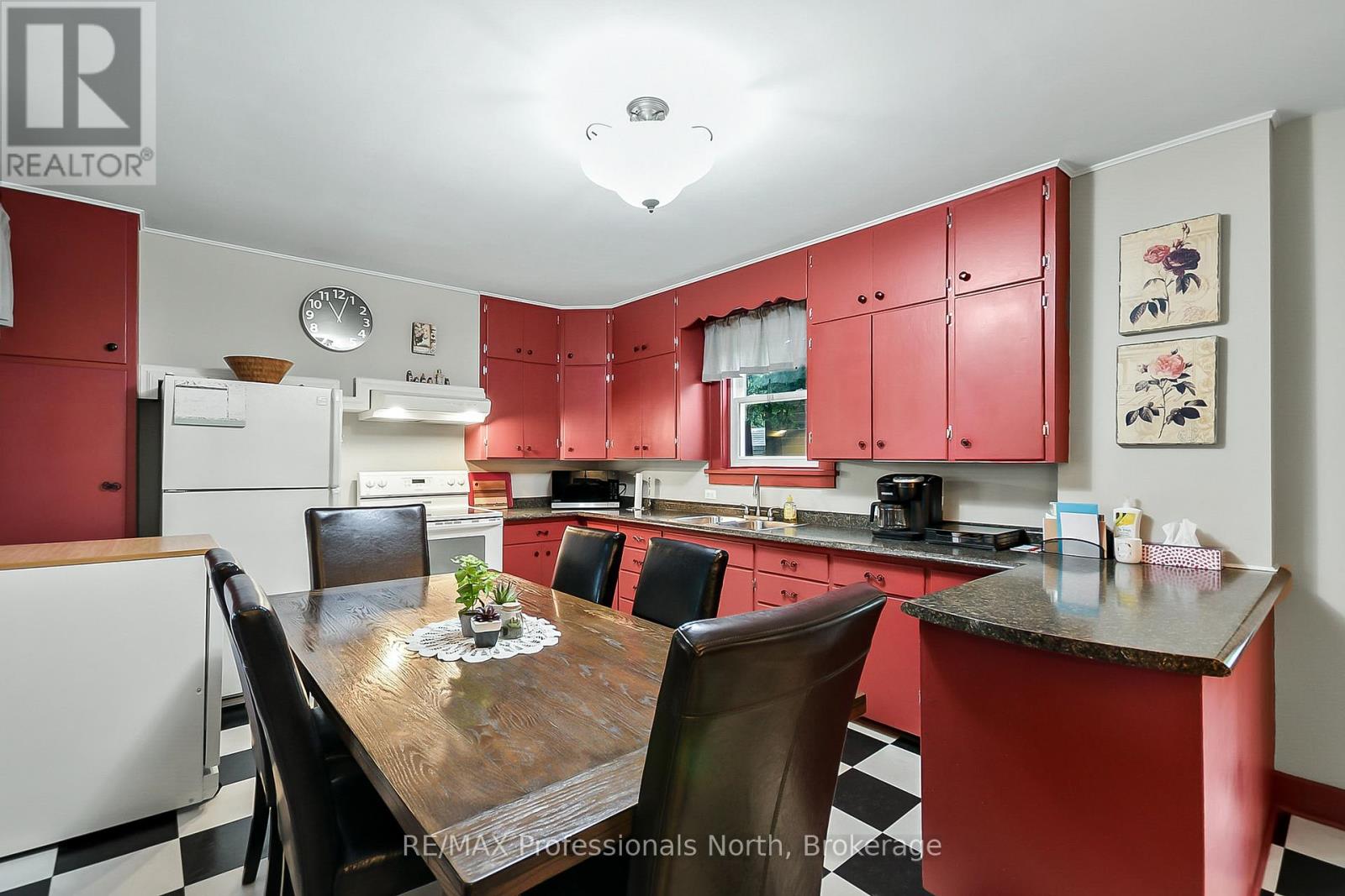 133 Main Street W, Huntsville, Ontario  P1H 1W5 - Photo 10 - X12215212