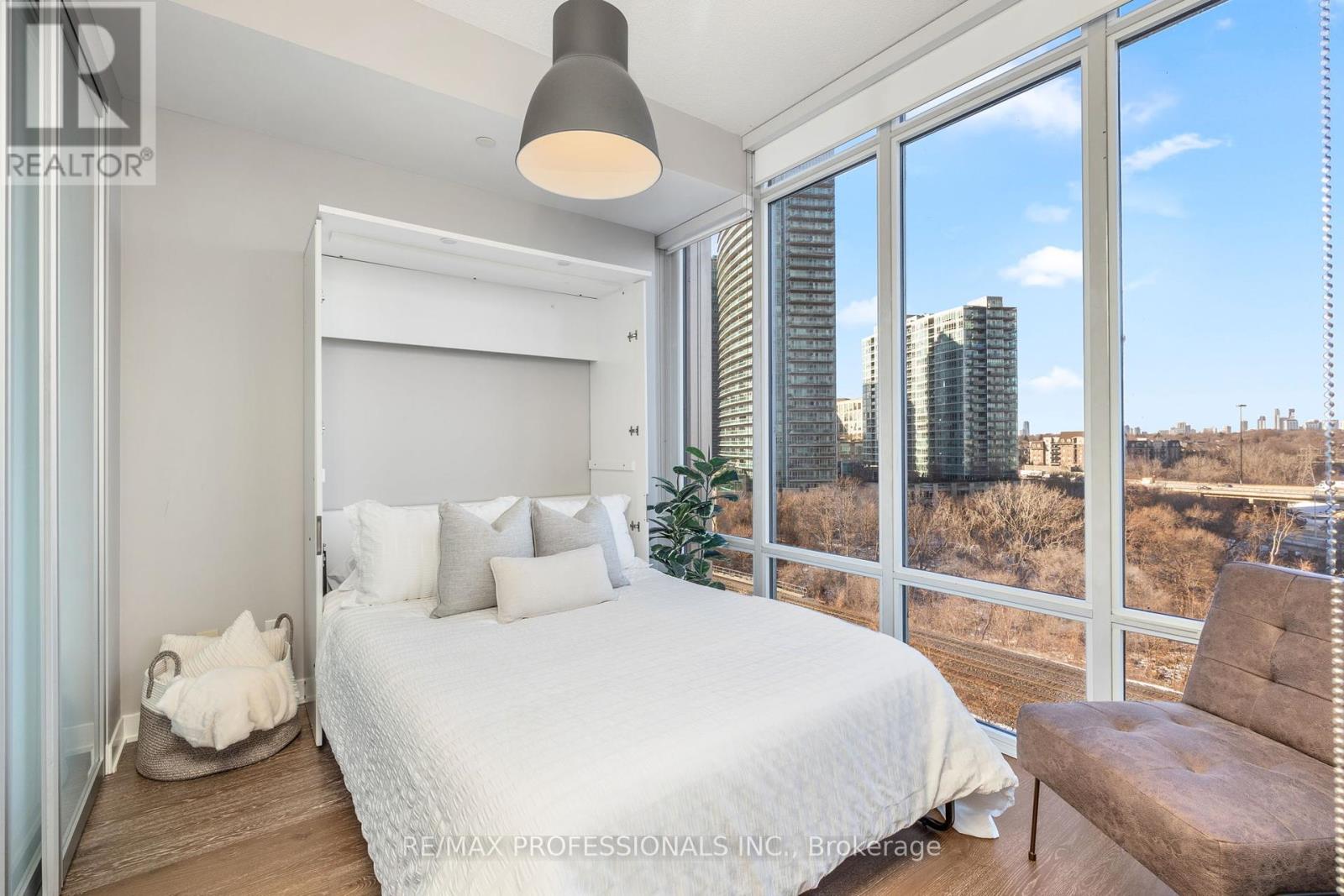 911 - 88 Park Lawn Road, Toronto, Ontario  M8Y 0B5 - Photo 17 - W12368046