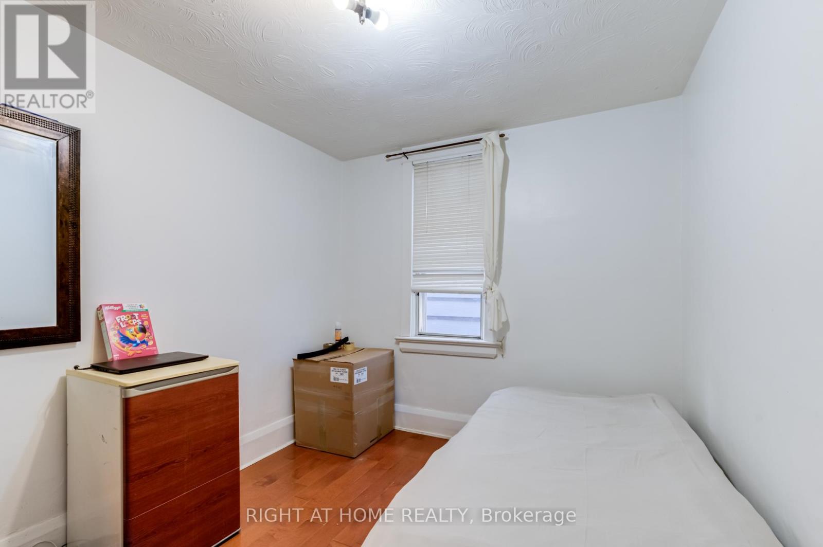 16 Pryor Avenue, Toronto, Ontario  M6N 1M4 - Photo 13 - W12368078
