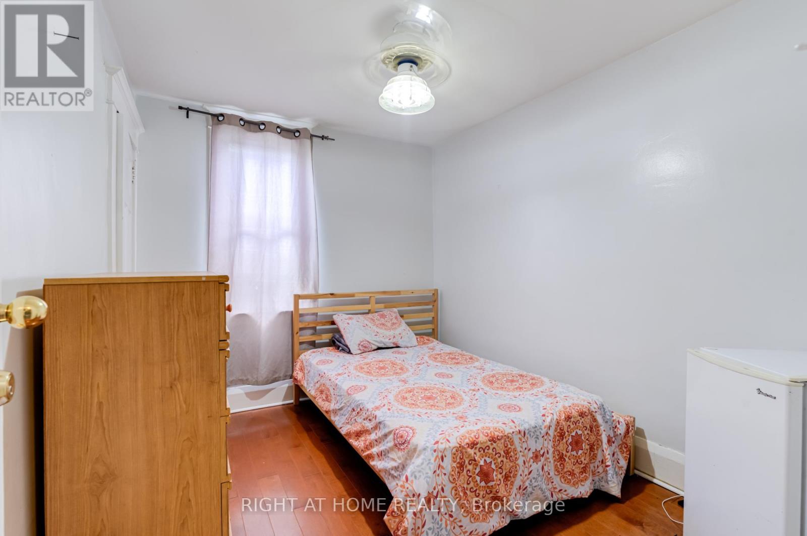 16 Pryor Avenue, Toronto, Ontario  M6N 1M4 - Photo 14 - W12368078